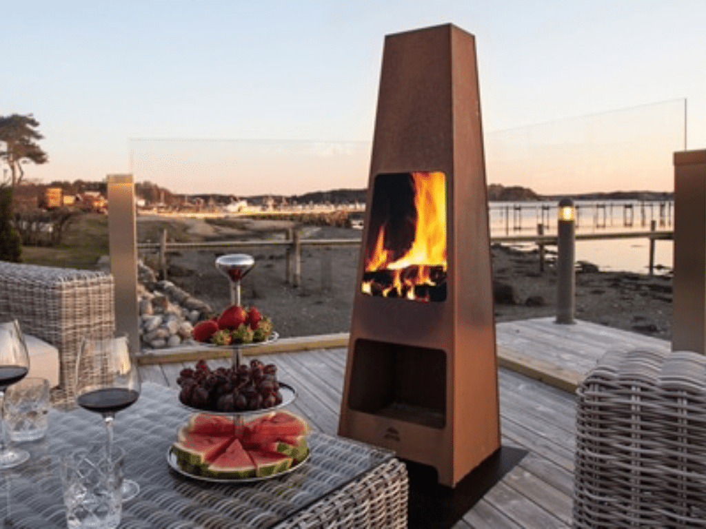 Choosing the Right Outdoor Fireplace in Hamilton: Gas, Wood, or Electric?