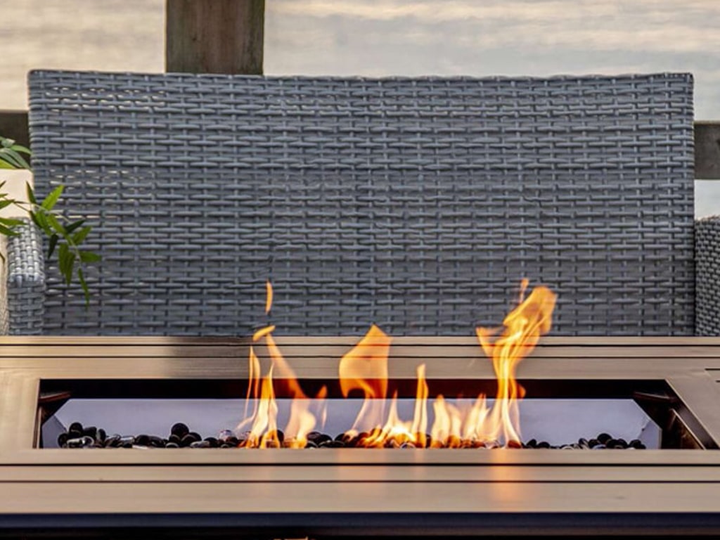 Achieving the Ultimate Outdoor Ambiance in Niagara with a Custom Fire Table